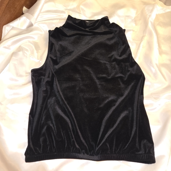 Express Women's Velveteen Sleeveless Shells - Navy, Gray, and Black - Picture 4 of 12